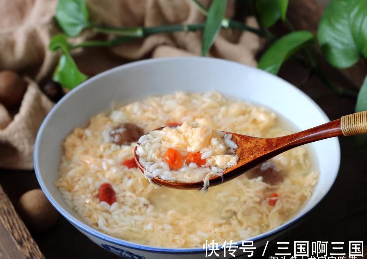 立冬前后天气冷,早上喝一碗它,暖胃养血,常喝皮肤水灵气色好