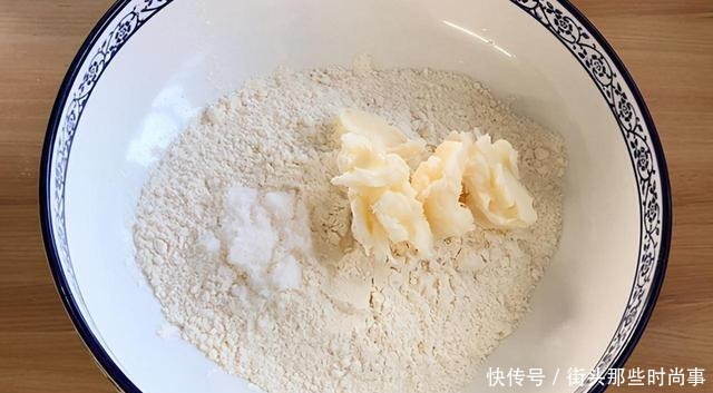  教你做开花板栗酥，内里甜蜜软糯，外皮多层酥香，一碰就掉渣