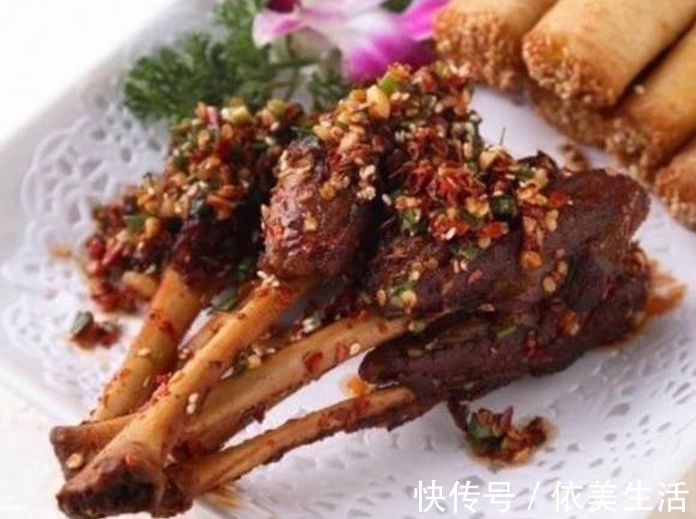 美食|美食看看孜然寸骨,豆干炒腊肉,椒盐虾,椒盐小黄鱼的做法