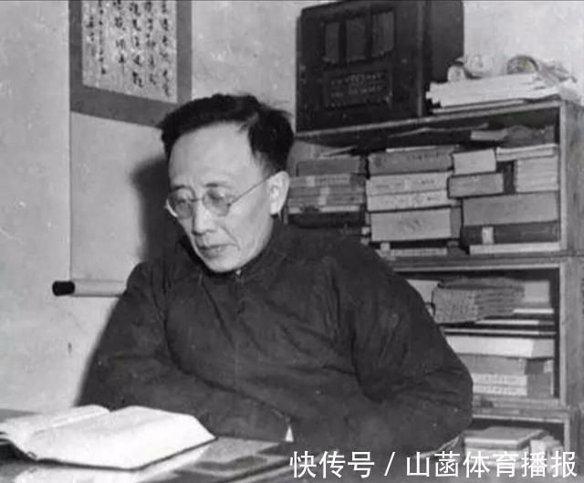 才情#泰山刻了两个字,一直没人看懂,郭沫若一看,这个很简单!