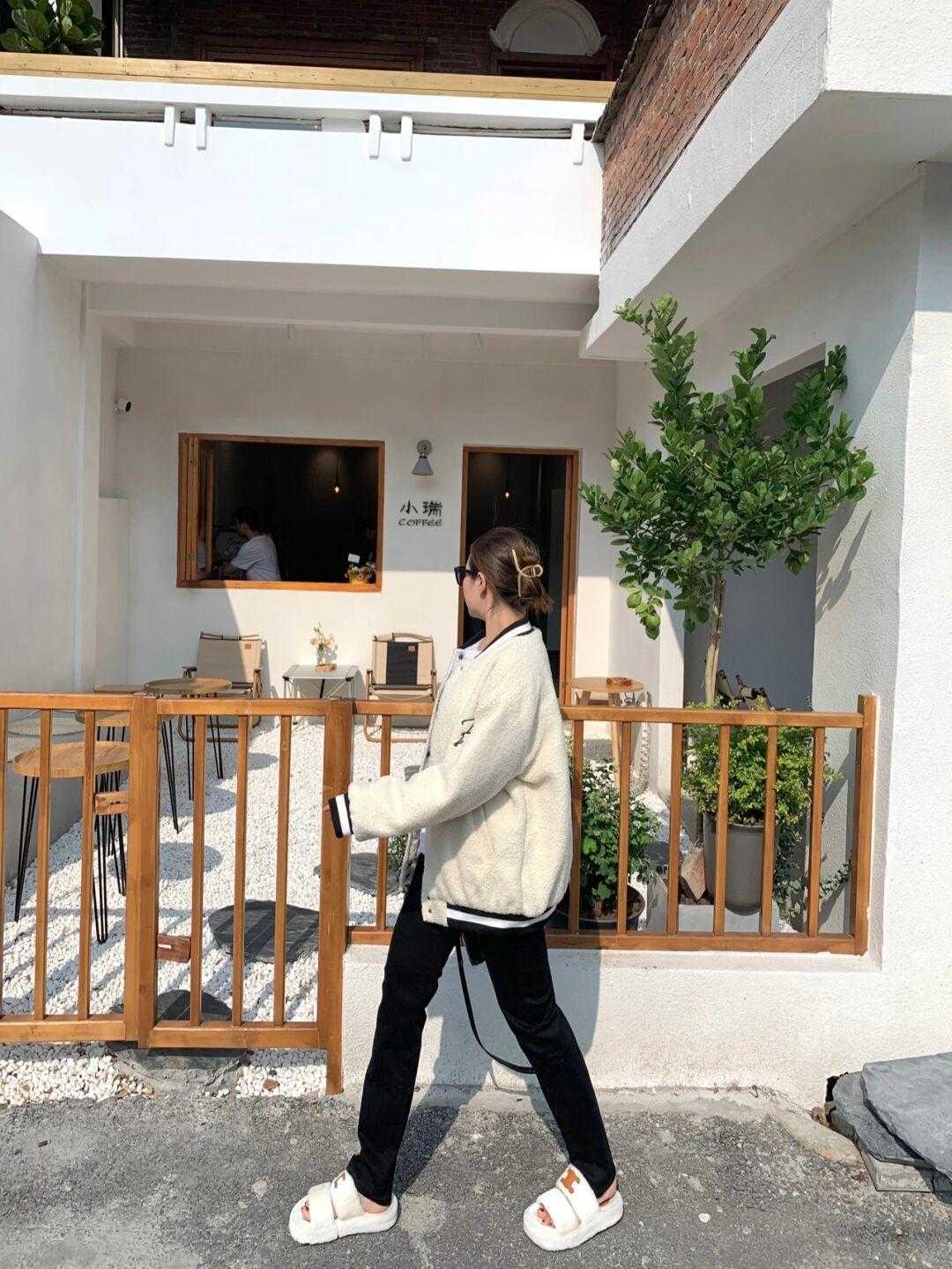 时尚 无论怎么穿,还是黑裤子百搭,不仅时尚,而且还显瘦