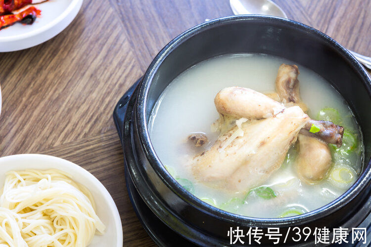 鱼汤|汤的营养比肉高？乳白色汤更滋补？实验检测了4种汤，告诉你真相