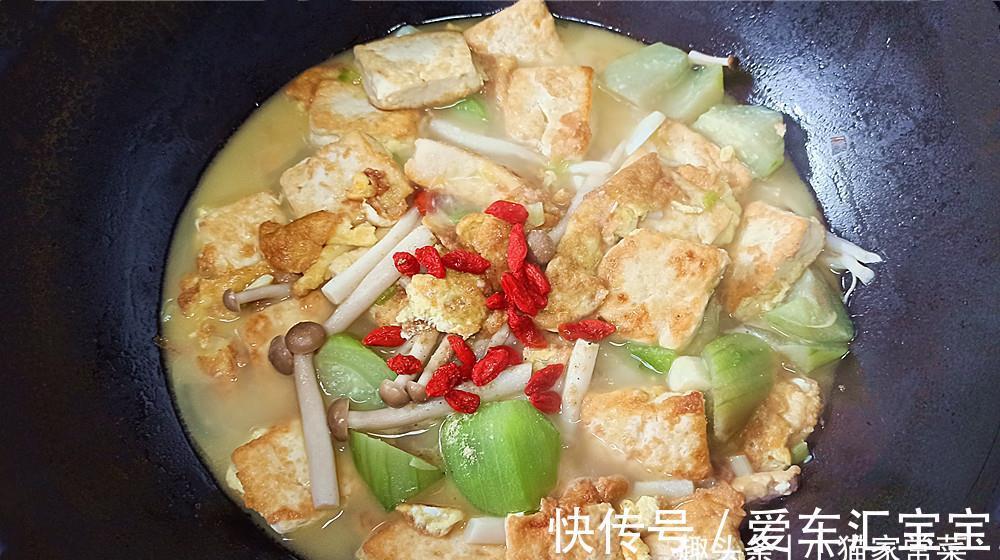 小猫|5元钱做出的“丝瓜烧豆腐”，很适合热天吃，做法超级简单