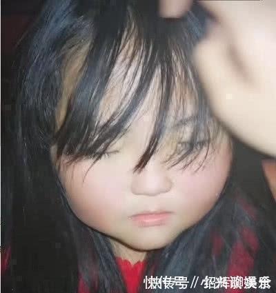 女孩天生“异瞳”走红,睁开眼那时,网友:动漫萝莉!