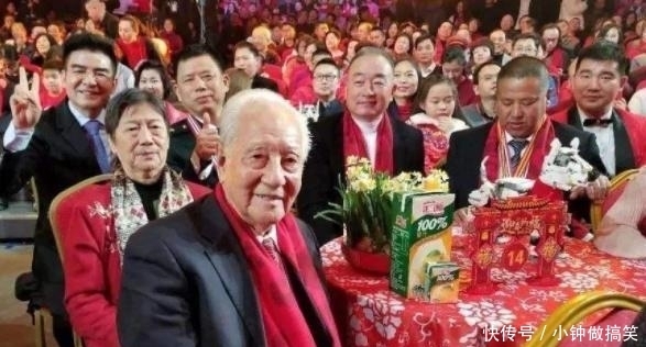 伴舞者 春晚不对外售票,那么现场观众席坐的都是什么人?他们身份不简单