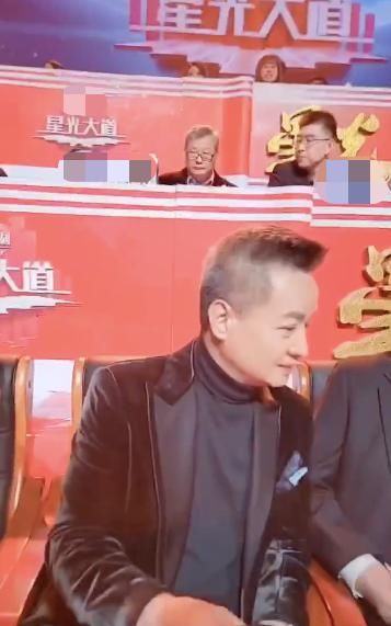 星光大道总决赛现场曝光，于文华站一旁显乖巧，杨洪基阎维文同框
