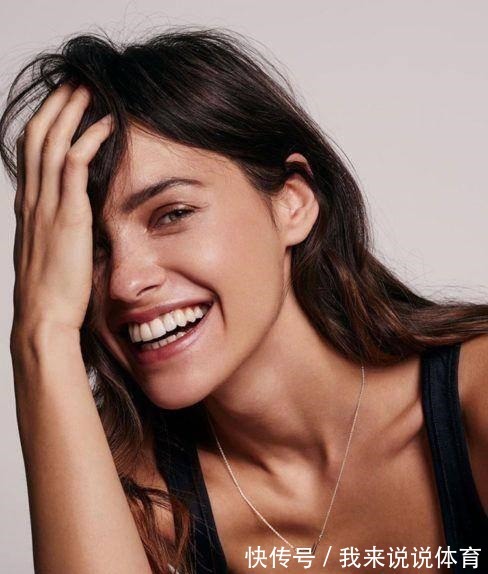 润唇膏|总有一些很微小的细节,比外形更能决定我们的气质!