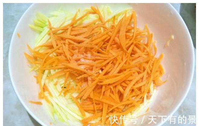 好吃|馅饼的好吃做法,皮薄馅多,柔软喷香,凉了也不硬