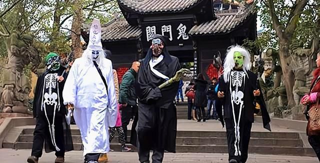 大足石刻|长江三峡第一段:鬼斧神工，重庆→丰都鬼城→青龙瀑布(280千米)