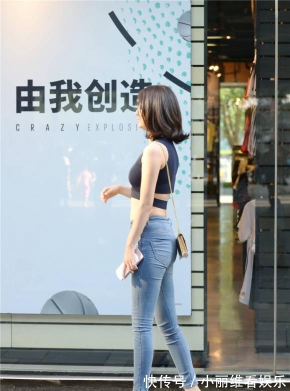 白色衬衫|包臀短裙搭配白色衬衫,是非常百搭的职场穿搭,简洁大方又时尚