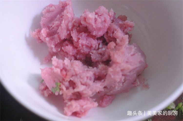 冬天寒冷！又到吃此物的时候，从小到大的最爱，清香Q弹好过瘾！