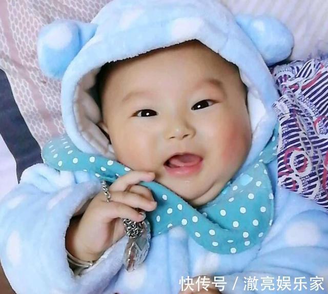 宝宝|宝宝哭是天生的笑是智商高表现宝宝三个时间笑,可能更聪明