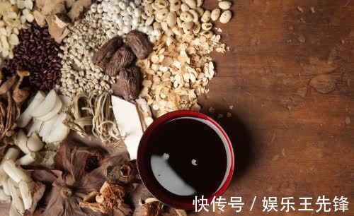 虚实寒热|脾胃湿热的人,1味中药调理,不仅健脾袪湿,还能理气导滞