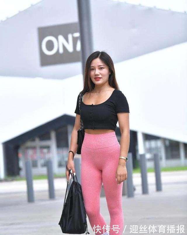 搭配 打底裤真的可以改善体态,既能兼顾休闲舒适,气质满满