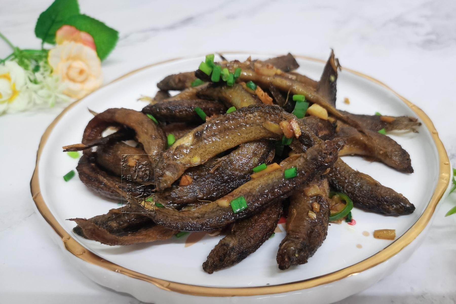 全身都是宝的鱼，营养比鳗鱼还高，河里越来越少了，有钱吃不到！