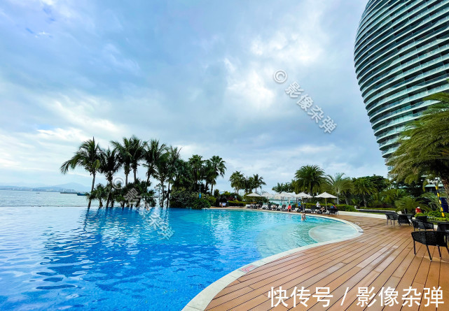 房价|三亚地标凤凰岛,房价曾是“天文”数字,无敌海景房一晚多少钱?