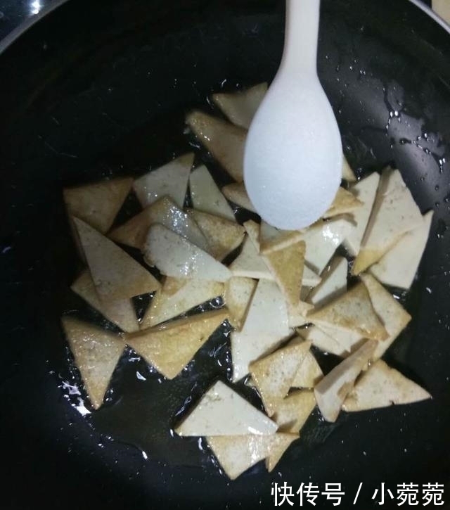 咸香|很多人都喜欢吃的一道家常菜,外酥里嫩,咸香下饭,营养味道棒!