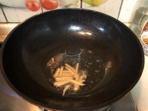 炒前|这道家常小菜,荤素搭配、营养美味,炒前多加这一步,吃得更健康