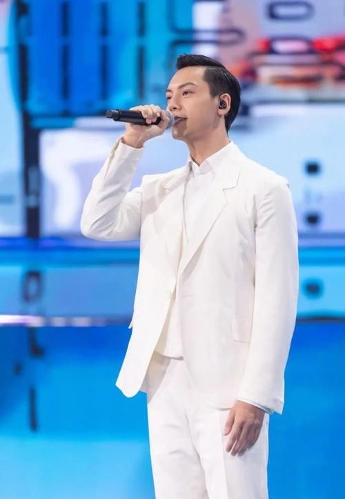 劉嘉玲|央視國慶晚會群星獻唱：劉嘉玲驚艷，劉濤大氣，謝霆鋒力量感十足