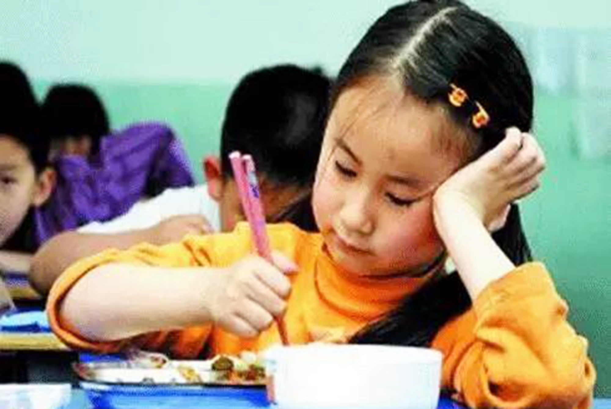 孩子|问“孩子不吃饭咋办”,答“饿Ta一顿就好了”,无知父母坑了娃