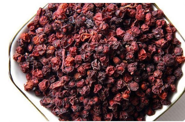 肝硬化|71岁老人,从重度肝硬化到肝功正常,专家:常吃1红,你也可以