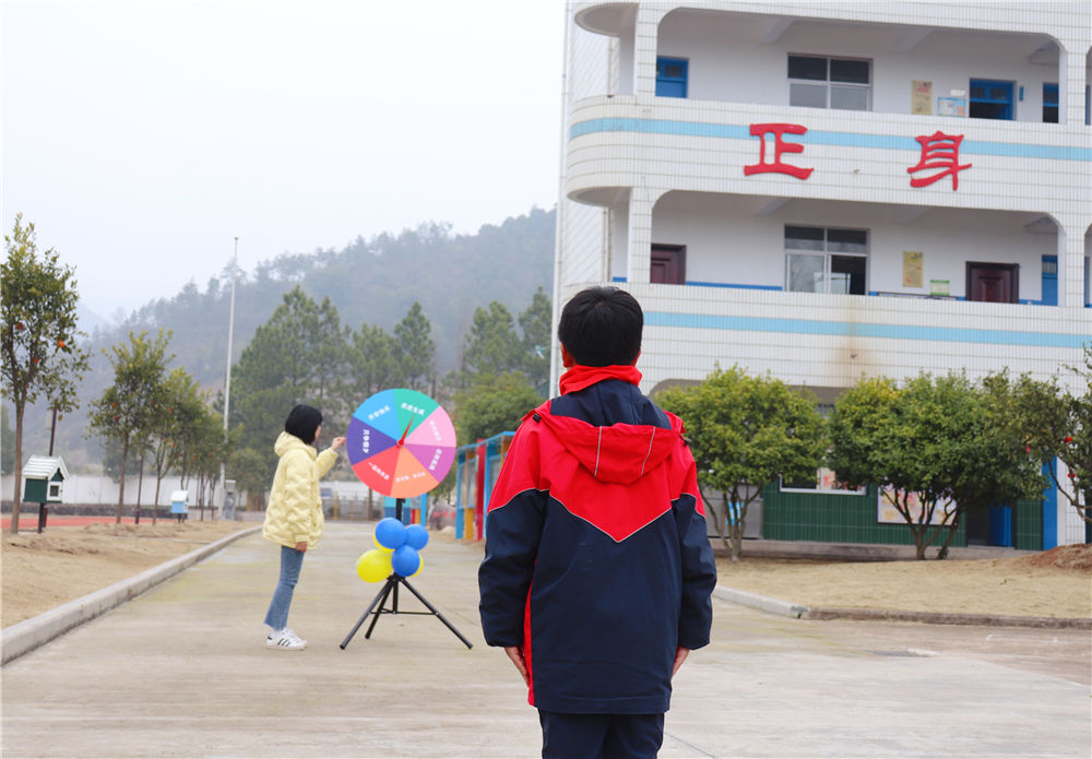 新学期|中银小学：开学先闯三个“健康关”