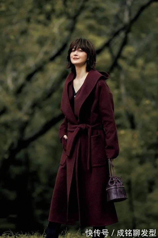 毛衣 福冈佳子是我见过最会穿的博主,52岁依然时尚靓丽,优雅到骨子里