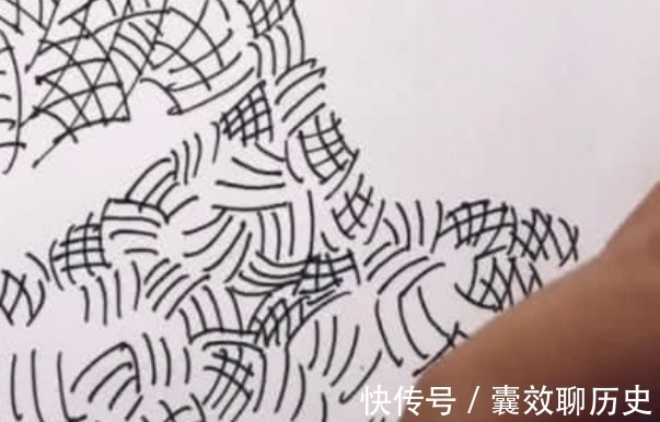 马爸爸|美术生万根短线作画，当镜头拉远之后，网友：马爸爸是你！