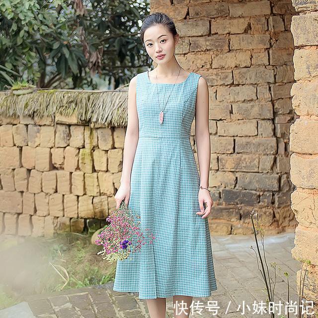 格子|清新婉约的连衣裙,这样穿让你够吸睛
