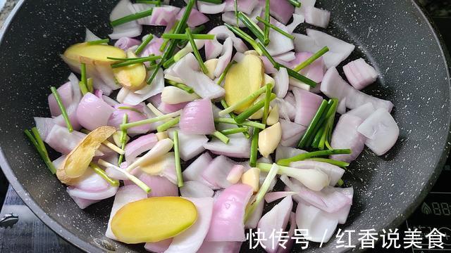 白灼虾别用水煮，老渔民教我一个做法，鲜香好吃，每次都吃光