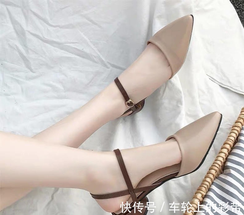一字扣 尖头凉鞋,它这么优秀不赶紧挑一双!