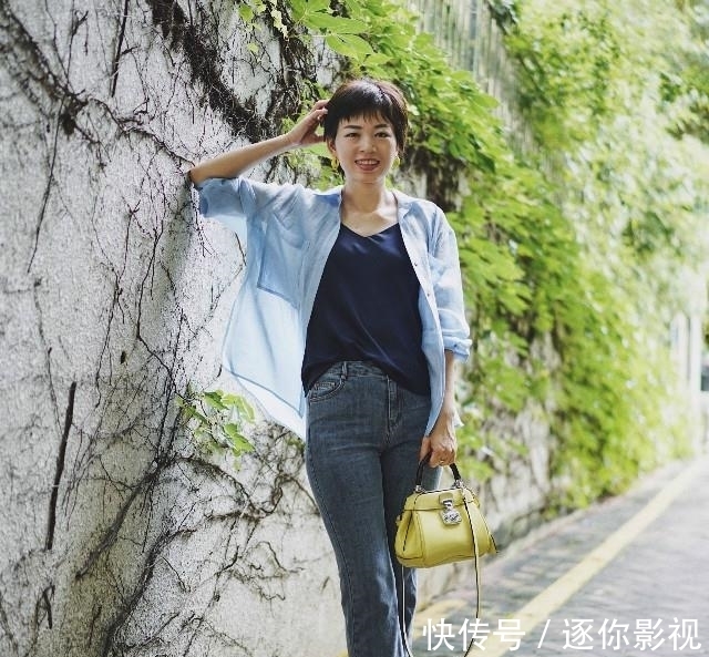 阔腿裤|50岁左右的女人,切忌穿这2个颜色,多穿另外3个,更能显白减龄!