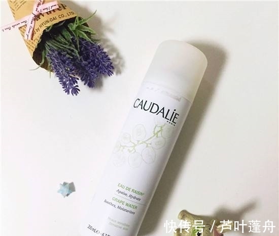 丝塔芙 化妆要想好看当然得从护肤做起,护肤品大测评,不长痘的关键