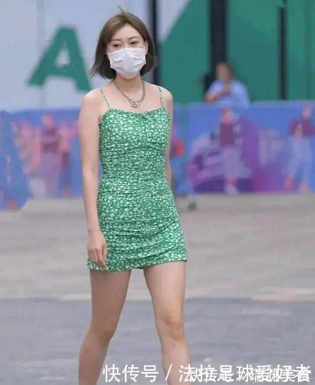 连衣裙|连衣裙的穿搭各具特色,要讲究色彩搭配,轻松变女神
