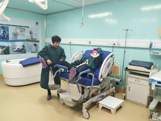 丈夫|妻子在产房分娩,丈夫拍了六张图,悄悄出产房哭得稀里哗啦