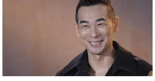 布瑞吉|對55歲的陳小春無禮，這是說唱歌手的通病，還是GAI真的飄了