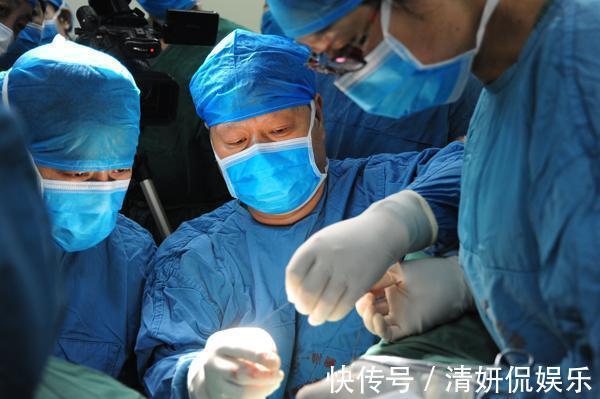 产科男医生|“生个孩子脸都丢光了”,宝妈回忆分娩脱裤子那会儿人都僵住了