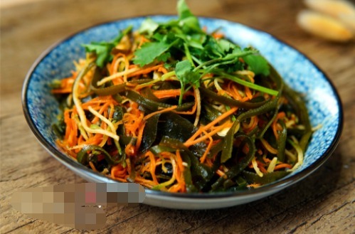 ½ÌÄãÁ¹°èº£´øË¿×îÏãµÄ×ö·¨£¬³Ôµ½Í£²»ÏÂÀ´£¬¶àÒ»²½¾ÍÐÐÁË£¡