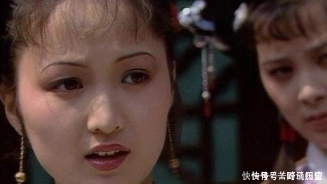 秦可卿|薛姨妈为什么要送王熙凤四枝宫花?你看多出的两枝是给谁的!
