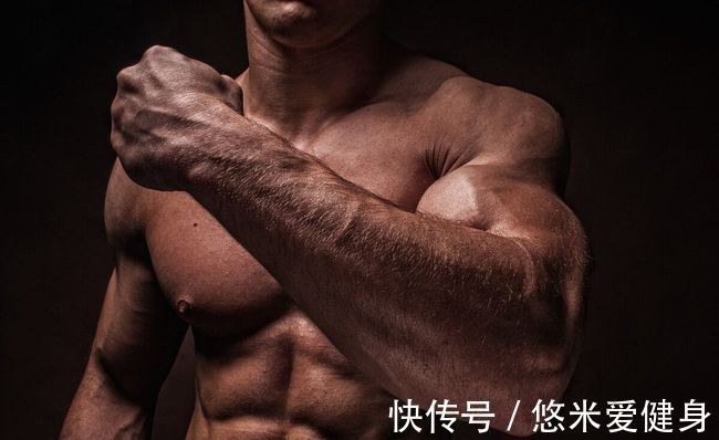 杠铃|怎么锻炼手臂力量?4个动作每天练1次,让你的手臂肌肉更强壮