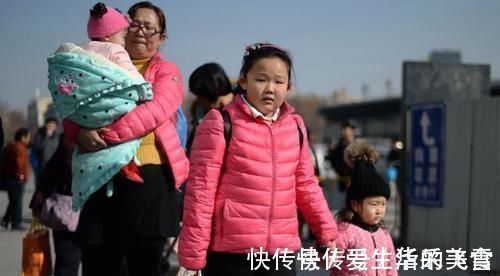 二胎|头胎生女儿,二胎是四胞胎,三胎终于有儿子,这阵仗简直无人能及