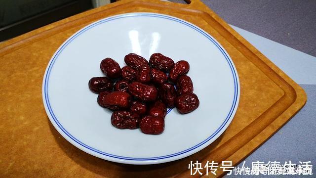 晓峰|炖鸡汤，记住放“1白1黄1红”，炖出的汤汁浓郁不油腻，无腥味