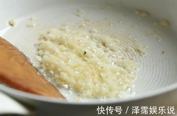 娃娃菜的高级吃法，蒜蓉粉丝不能少，几块钱做出硬菜既视感