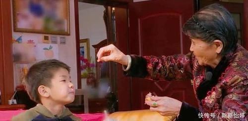 女儿|“不听话就不给你买玩具了”，姥姥逗外孙，孩子的回答却太扎心