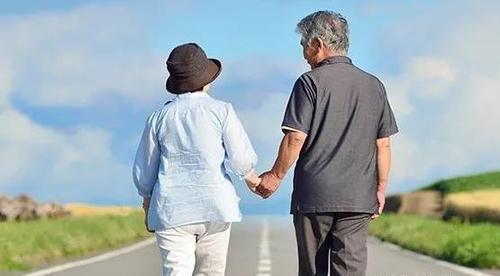 中老年|人到中年不管有钱没钱,建议多吃这4种食材,营养健康身体壮