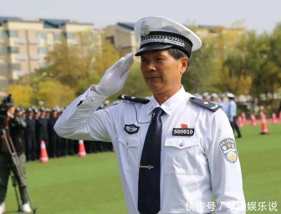 穿“白衬衫”的警察是什么人？一般人根本不够格，身份都不简单