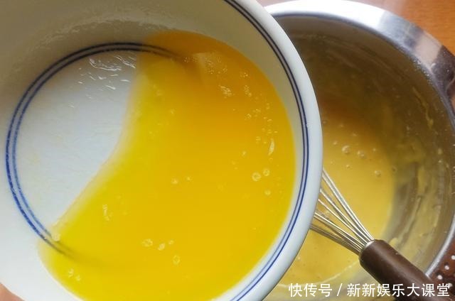 不用打发鸡蛋,也能做出松软可口的小蛋糕,简单易学,成功率超高