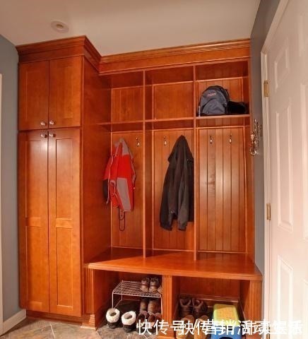 案例|入户没人放鞋柜了,太不实用!不如学着设计一排柜,一进门贼漂亮!