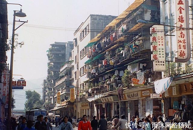 外国游客街拍集锦,二十年前的市井生活,几代人难忘的记忆