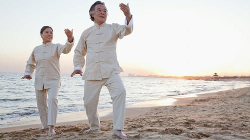 身体|老年人锻炼方法中，有3个并不合适，可能给身体练差，有人还在做